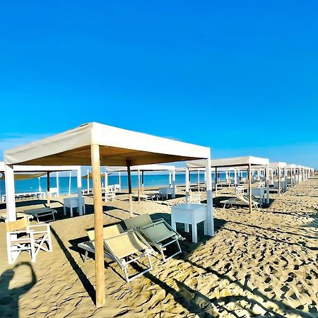 Regina Beach Holiday Apartments Tirrenia Buitenkant foto