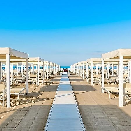 Regina Beach Holiday Apartments Tirrenia Buitenkant foto