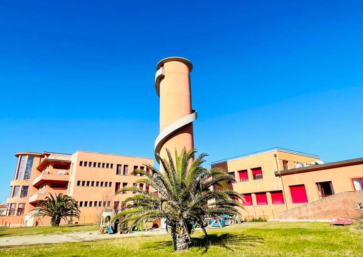 Regina Beach Holiday Apartments Tirrenia Buitenkant foto