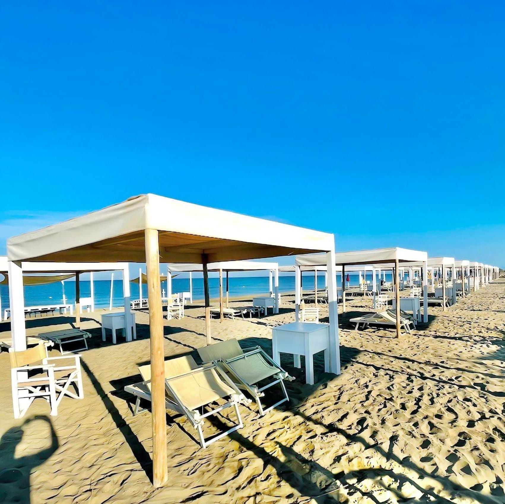 Regina Beach Holiday Apartments Tirrenia Buitenkant foto